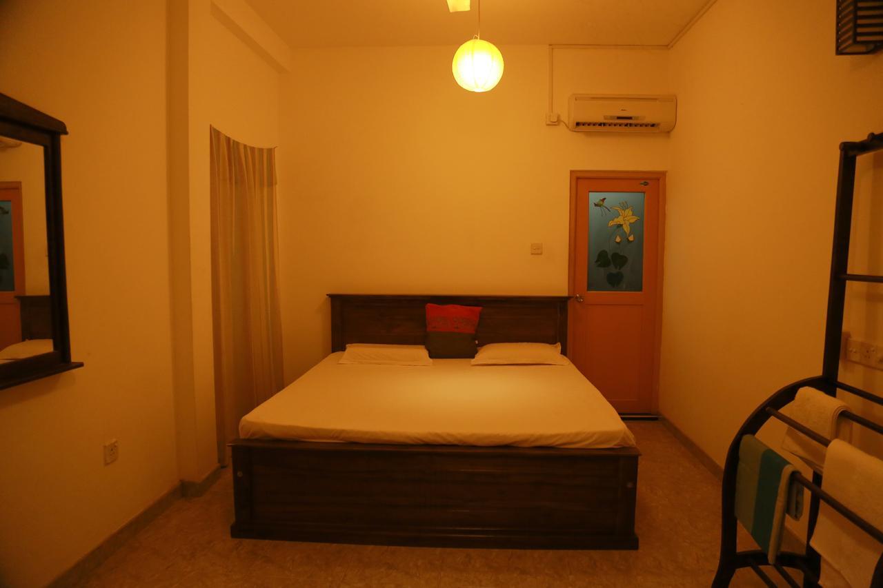 Bed and Breakfast Omee Guest à Mirissa Extérieur photo